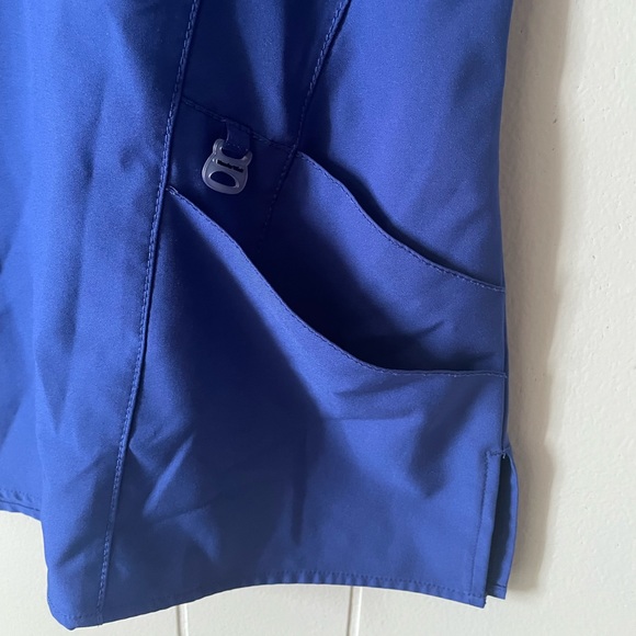 Wonderwink Blue Scrub Top - Picture 3 of 4